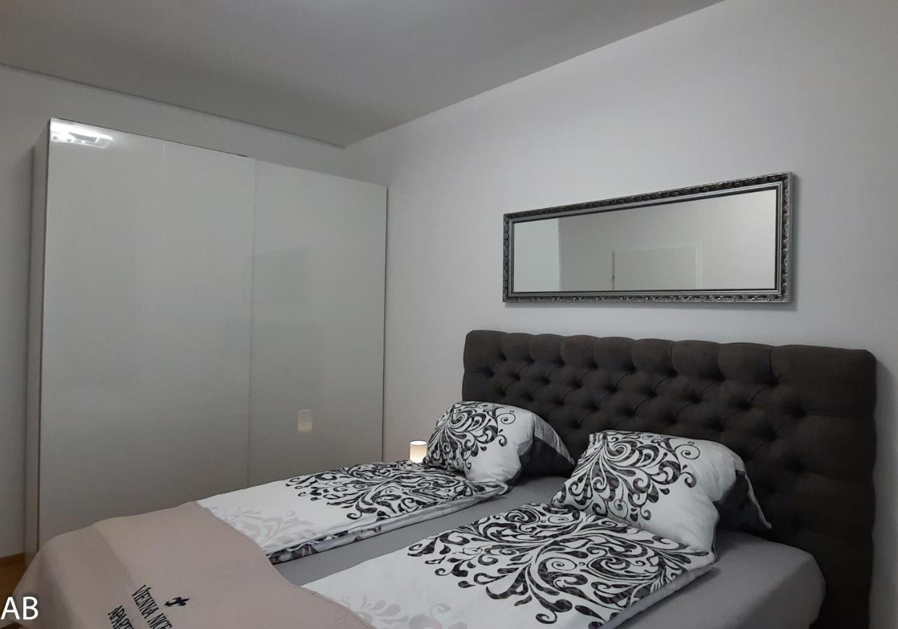 Superior Apartment & Rooftop Pool Bécs Kültér fotó